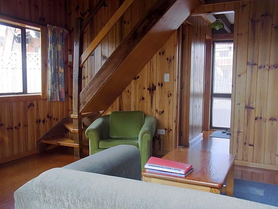 Ossies Motels and Chalets