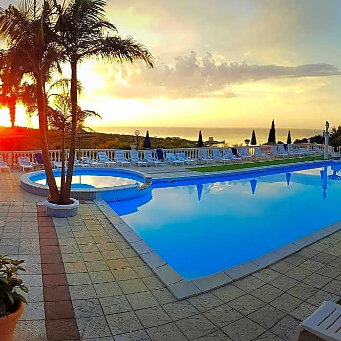 RESIDENCE EMARINE con SERVIZIO SPIAGGIA INCLUSO