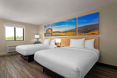 Queen Room with Two Queen Beds - Non-Smoking