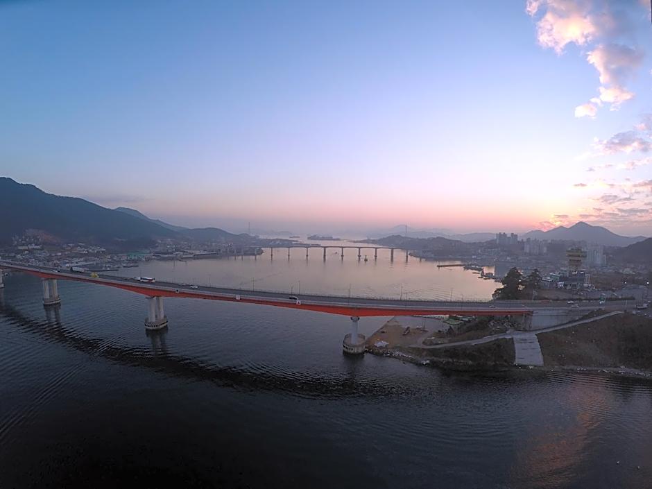 Tongyeong Bridge Hotel