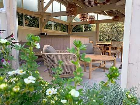 Two-Bedroom Apartment with Terrace and Garden View