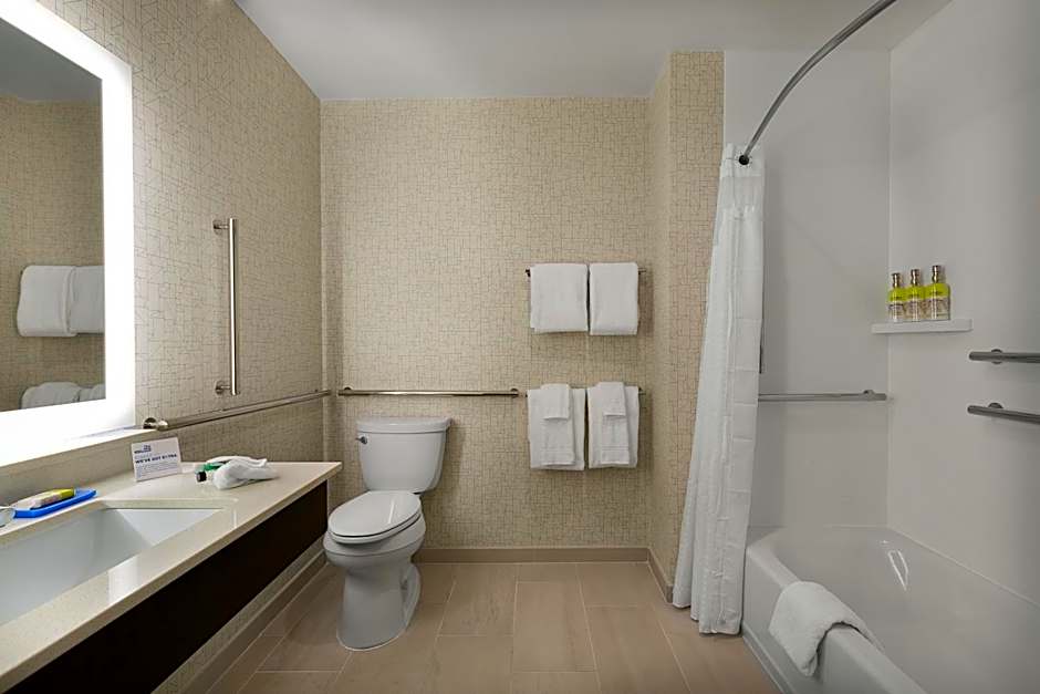 Holiday Inn Express And Suites Fayetteville South By IHG