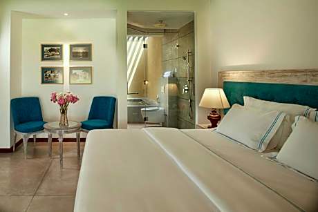 Luxury Villa with Plunge Pool with 10% Discount on Food & Beverage + All Property Services (Excluding Spa)