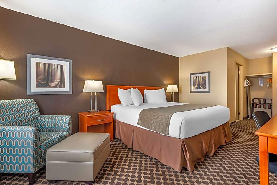 Best Western Strathmore Inn