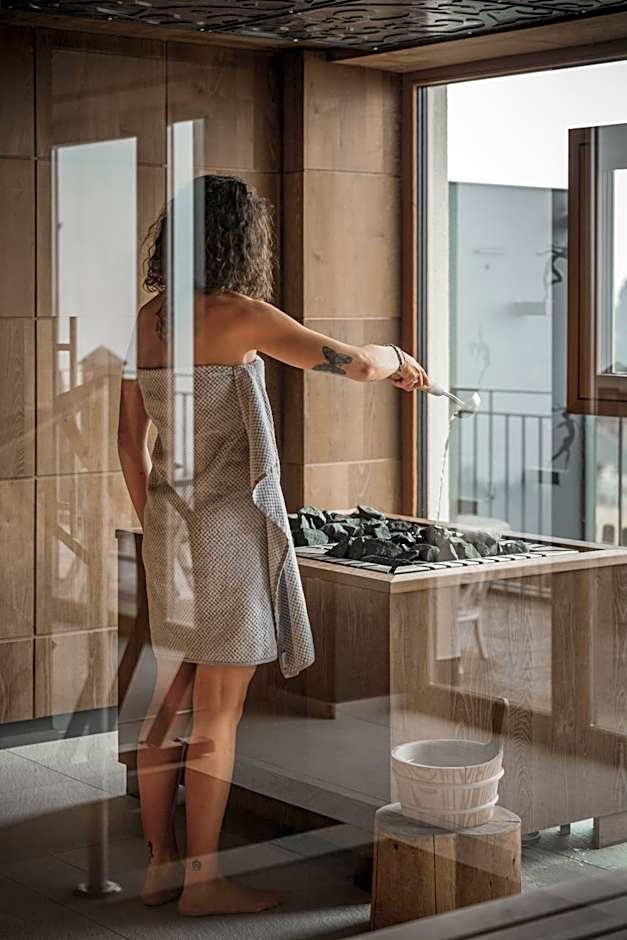 Hotel Emmy - five elements