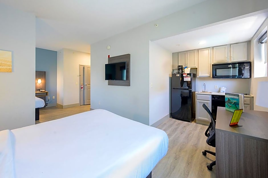 Hawthorn Extended Stay by Wyndham Panama City Beach