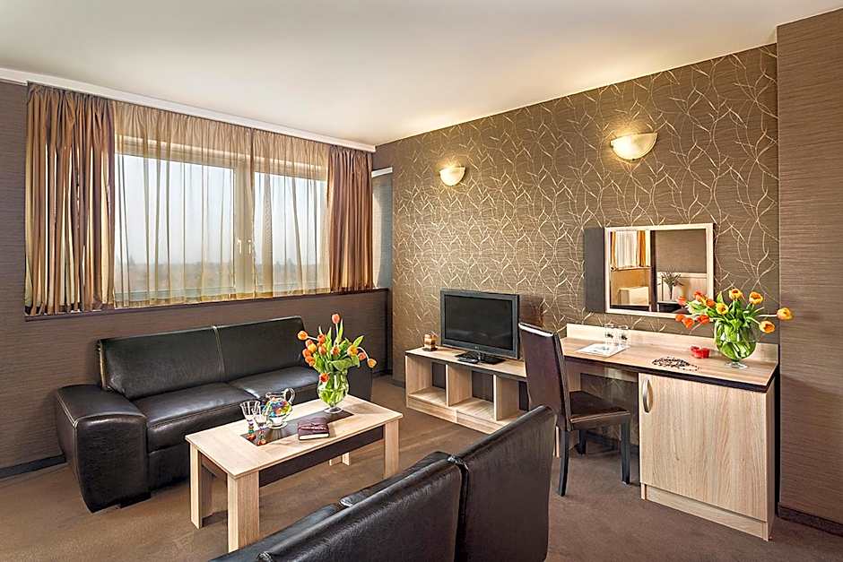 Photo 1 of 10 of Panorama 3 Single Beds Suite