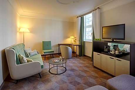 Superior Twin Room with Two Single Beds and Larger Guest Room