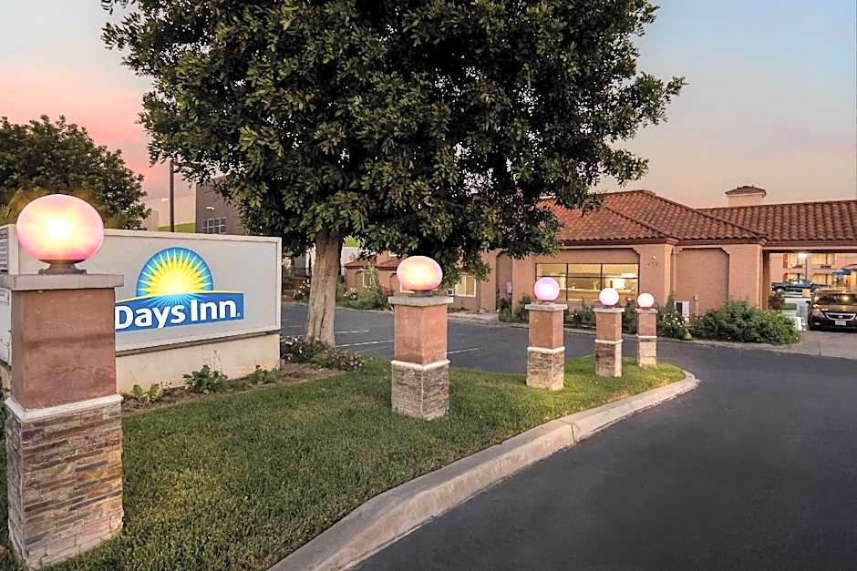 Days Inn by Wyndham Fontana / Rialto