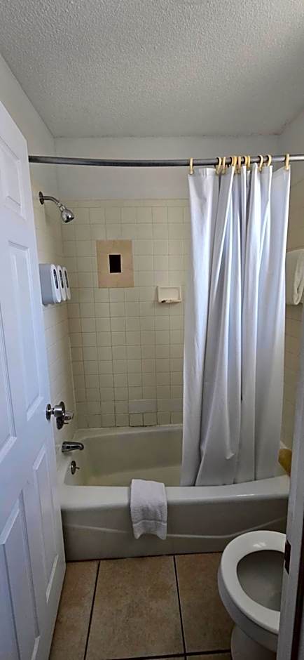 Merida Inn & Suites