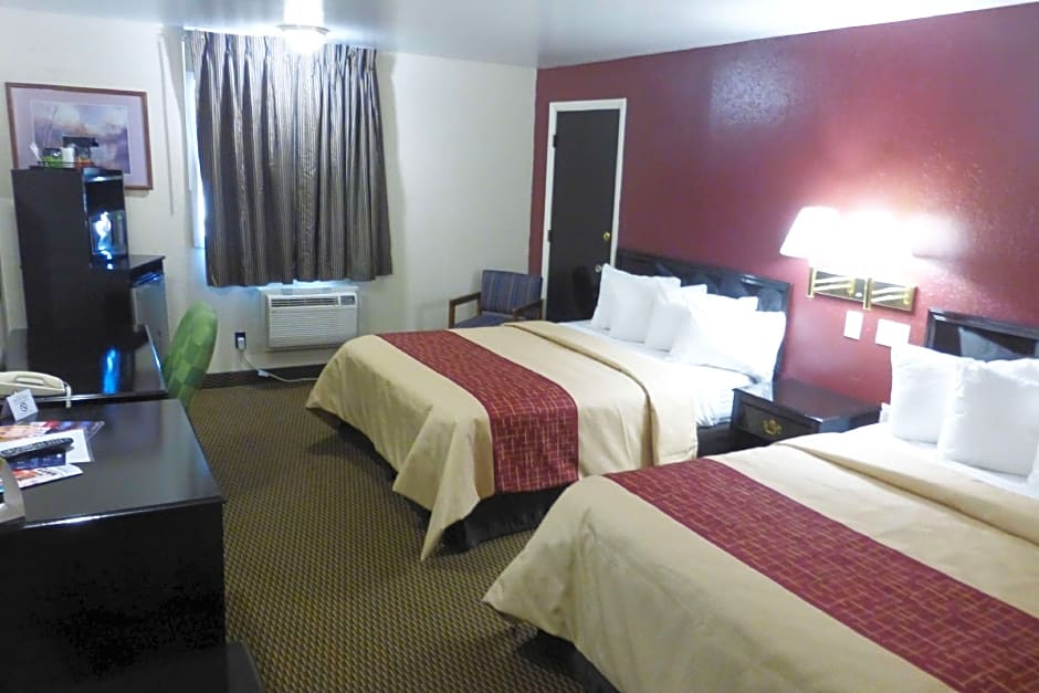 Red Roof Inn & Suites Piqua - I-75