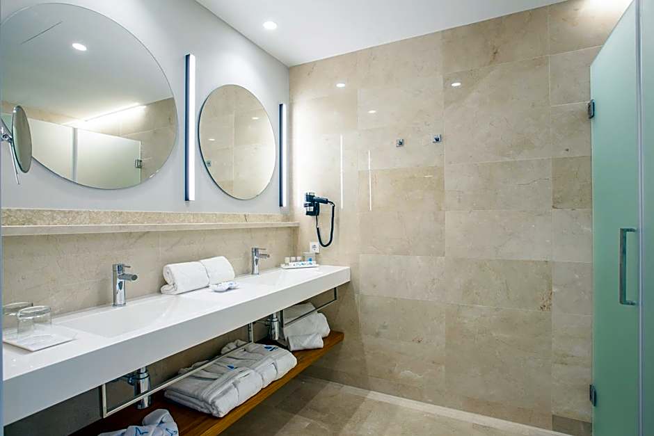 Grupotel Playa de Palma Suites & Spa