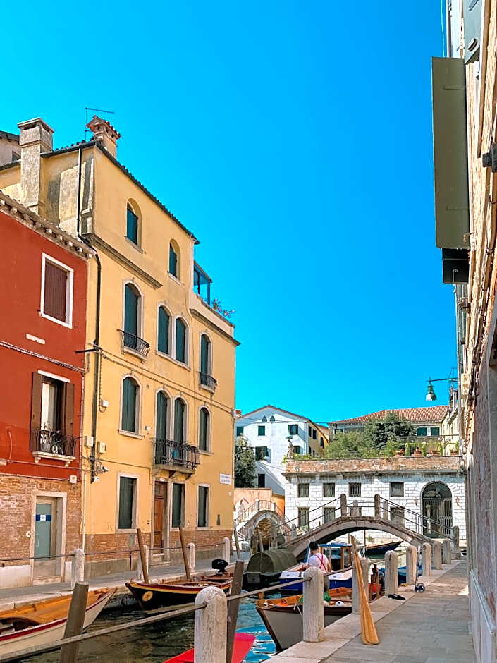 Ca' San Trovaso - 6 Rooms