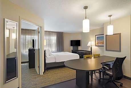 One-Bedroom Suite