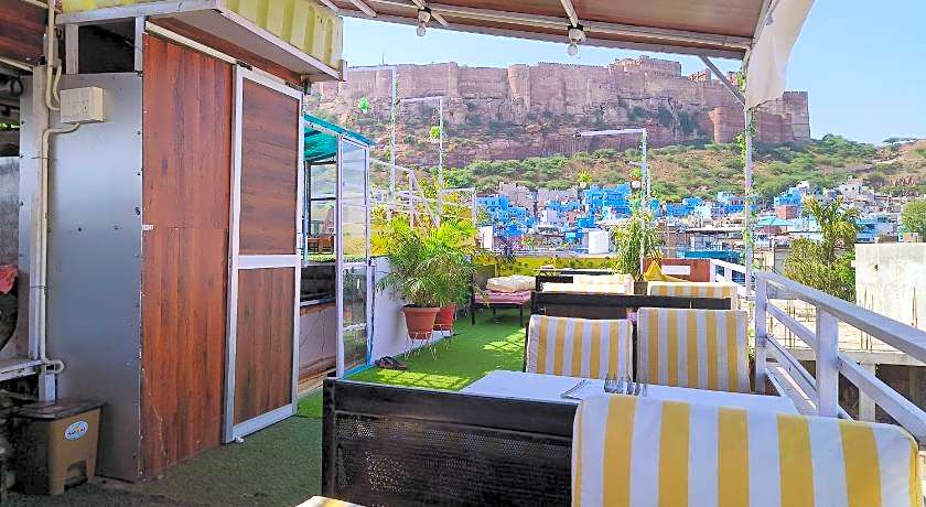 Shivam Paying Guest House