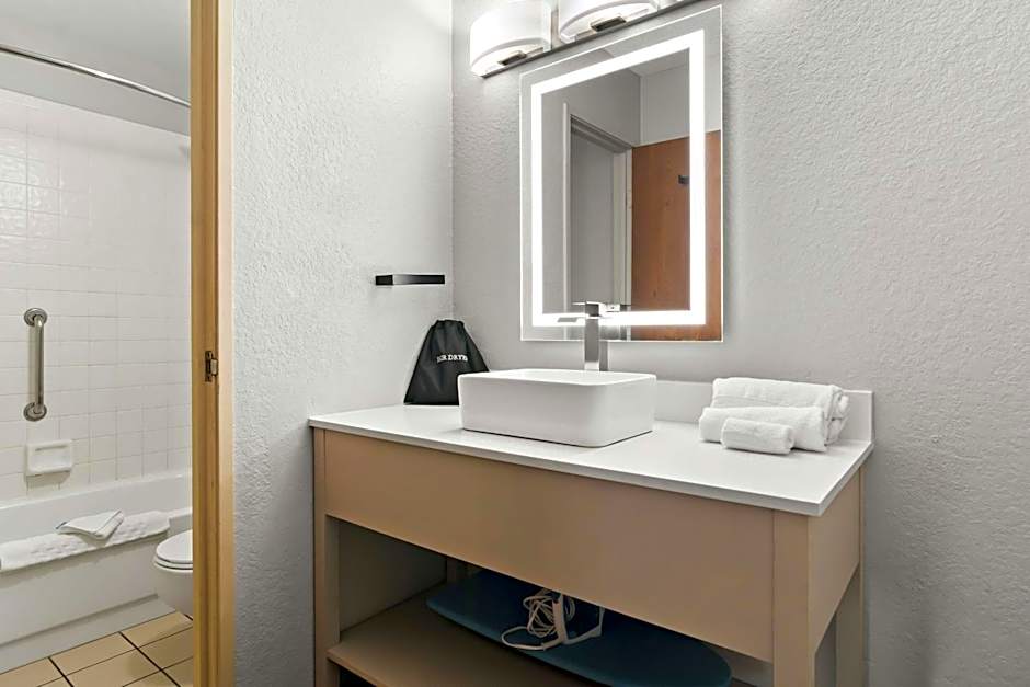 Best Western Oasis Inn And Suites