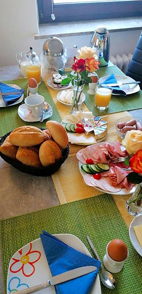 Pension Riverside in Leverkusen Hitdorf am Rhein - Zentral an der A1 und 59