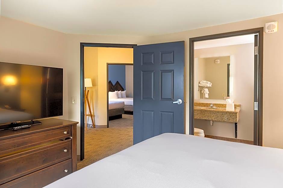 Photo 1 of 6 of Suite, Balcony