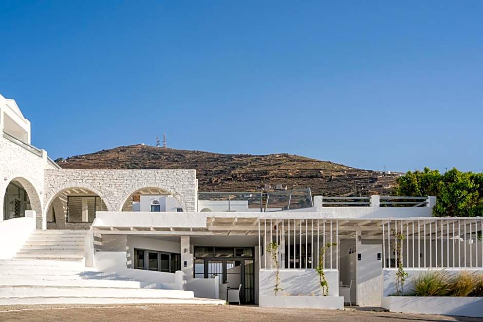 Mr and Mrs White Tinos