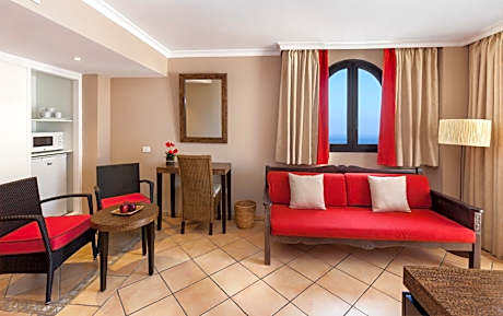 Family room 2 adults + 2 children