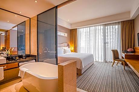 Deluxe King Room with Balcony