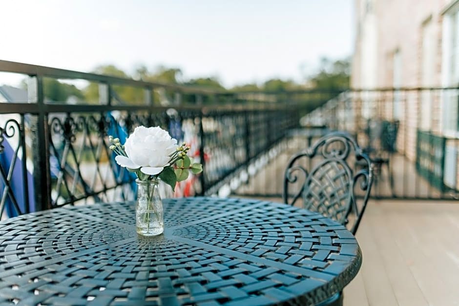 Chateau Saint Denis Hotel, a Trademark Collection by Wyndham