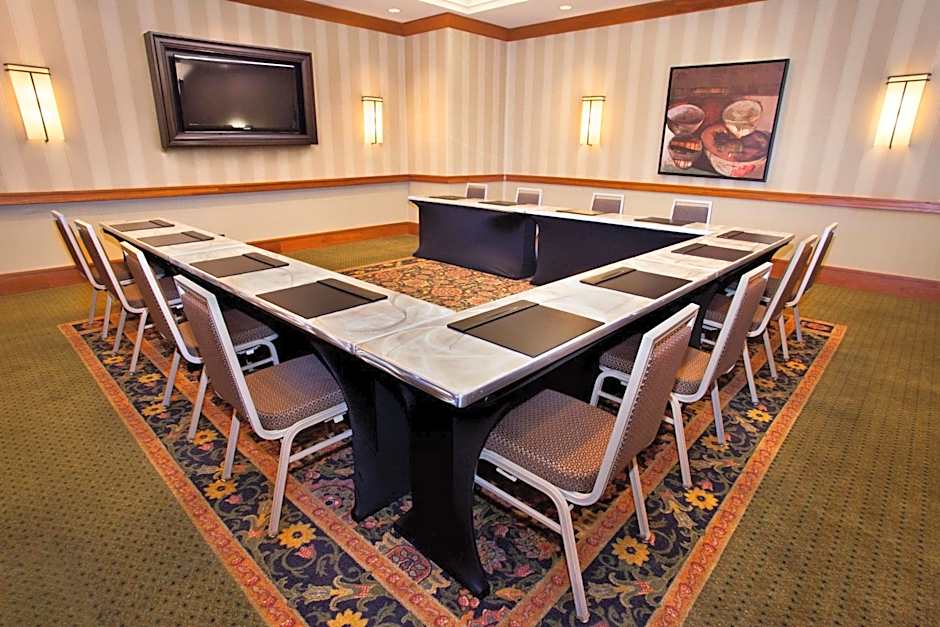 Hilton Suites Chicago Oak Brook