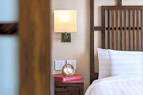 Deluxe King Room with Balcony