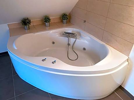 Double Room with Spa Bath