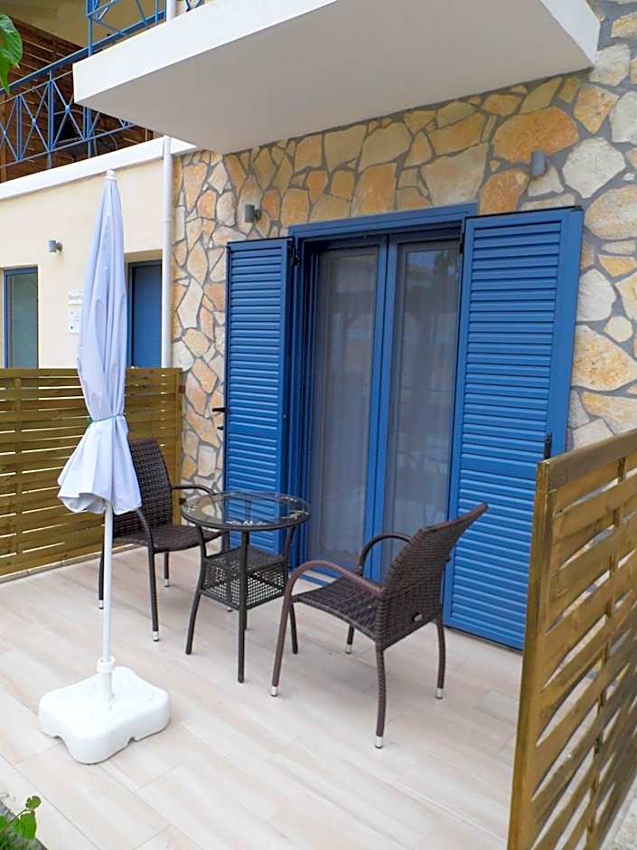 Ilianthos Apartments & Rooms
