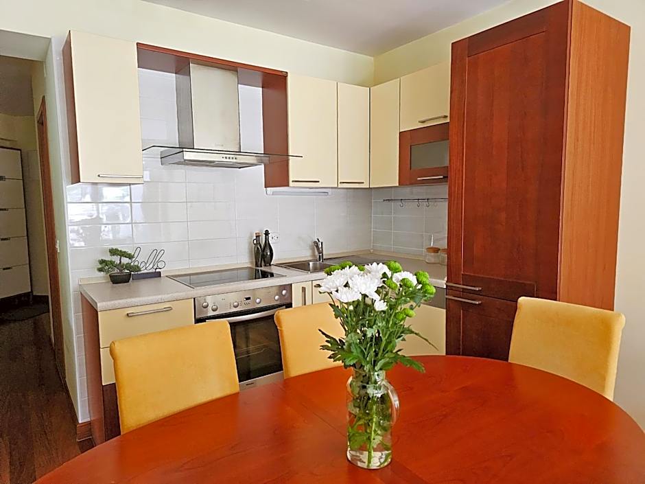 Apartment Mirna, 2-bedroom Apartment, Overlooking the Beach