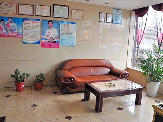 Qingzhu·Xinyin Hotel (Lishe Airport Shiqi Subway Station Branch)