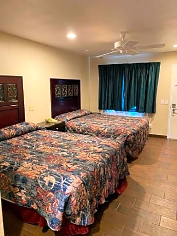 Queen Room with Two Queen Beds - Non-Smoking