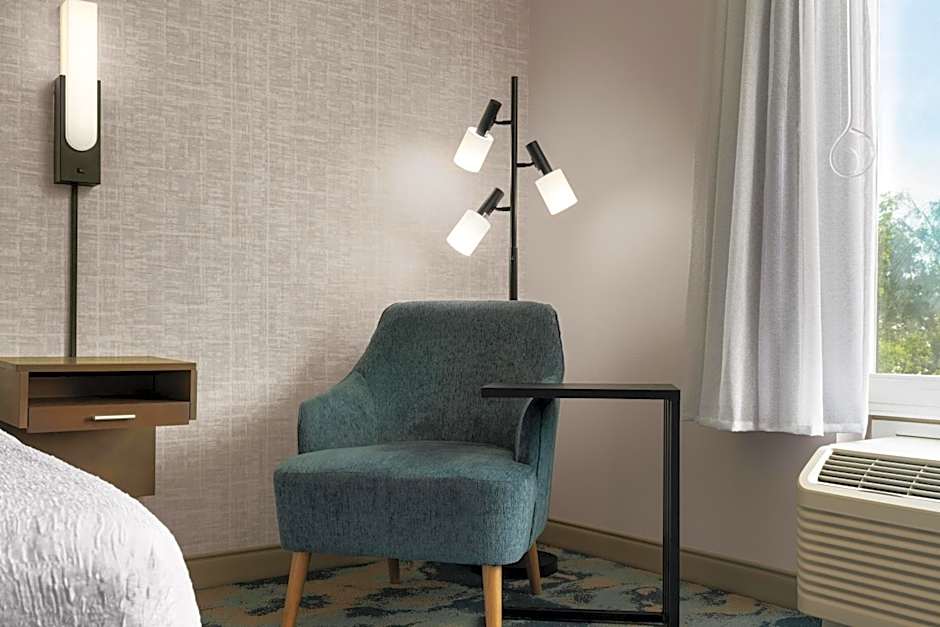 Hampton Inn & Suites DeLand