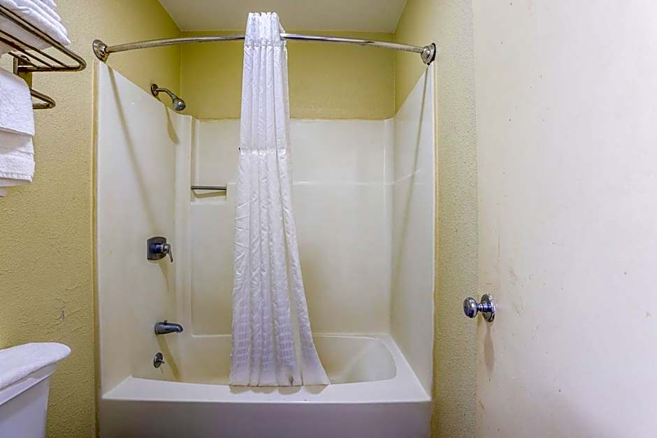 Budget Inn By OYO Natural Bridge I-81