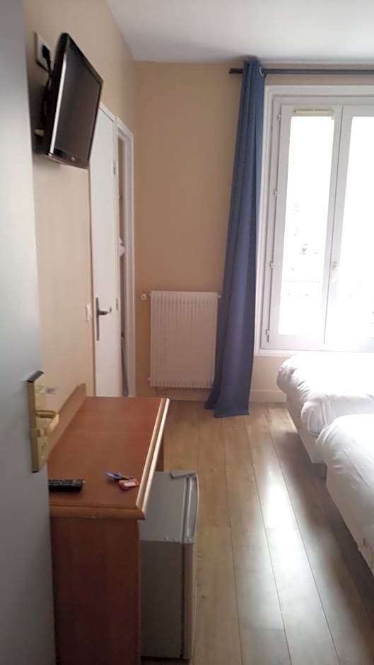 Hôtel De La Perdrix Rouge