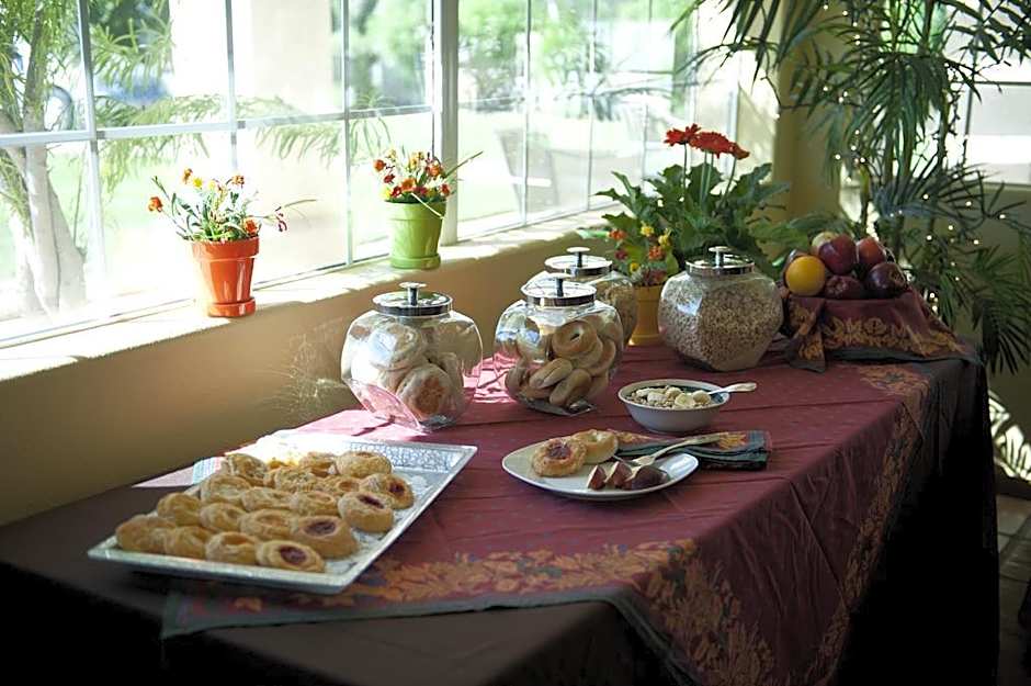 Calipatria Inn And Suites