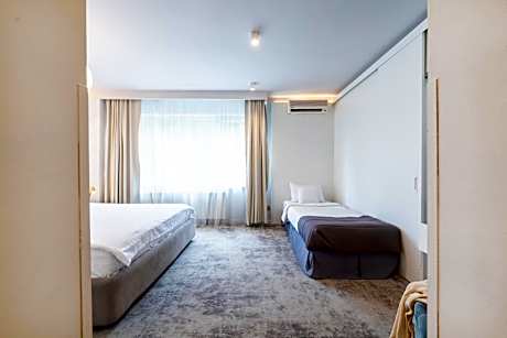 Deluxe Family Suite with Spa Access