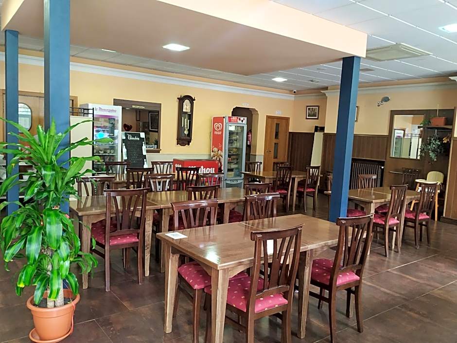 Hostal agripino y Restaurante asiático