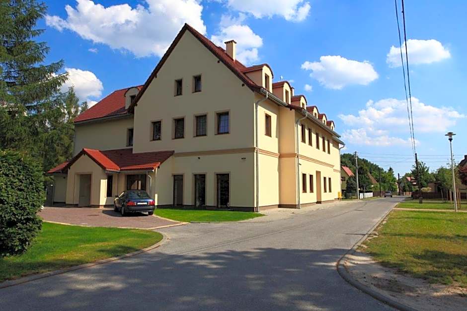 Hotel Modrzewiowy Dwór
