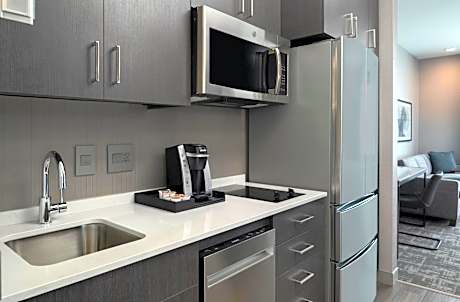 King Studio Suite - Hearing Accessible/Non-Smoking