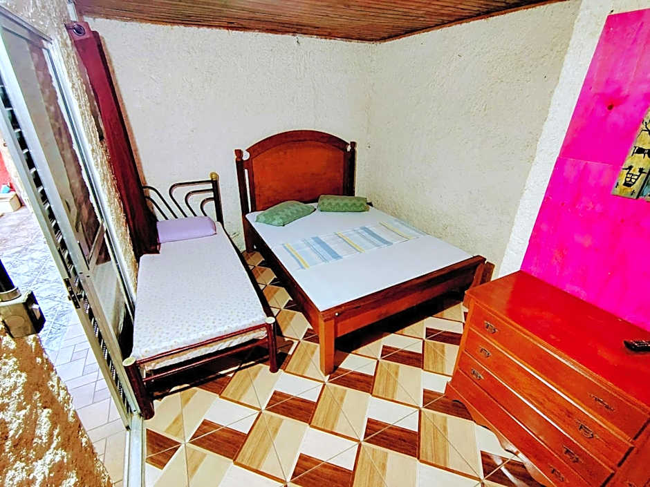 Hostel Canto da Praia São Sebastião - próximo ao enrocamento Caraguatatuba