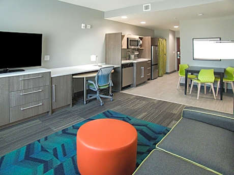 One-Bedroom King Suite - Non-Smoking