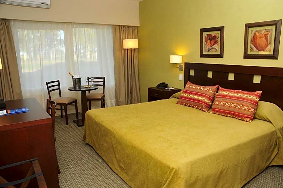 Hotel Howard Johnson Trenque Lauquen