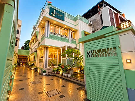 The Jais Boutique Stay