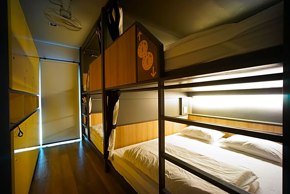 BRB Hostel Bangkok Silom