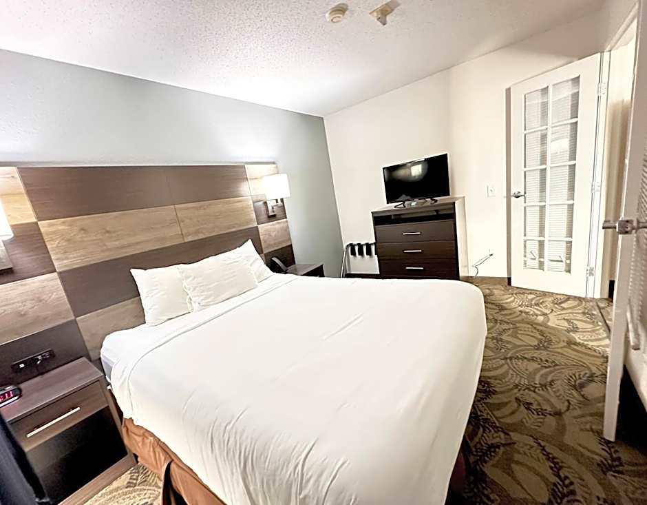 MainStay Suites Madison Airport