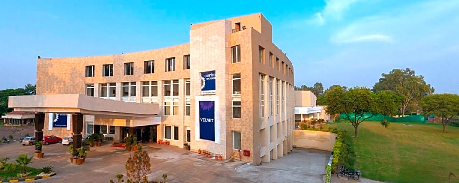 Velvet Clarks Exotica Zirakpur Hotel