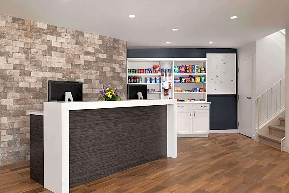 Days Inn by Wyndham Sarnia Harbourfront