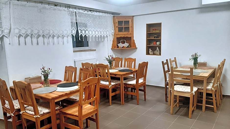 Dworek pod świerkami